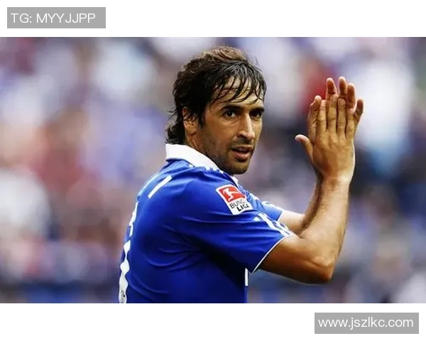 帅气足球明星瞬间集锦展现他们的魅力与风采