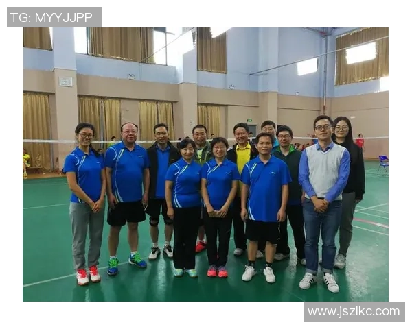 重庆羽毛球队在大师赛中的团队协作展现与战术配合分析 重庆羽毛球队在大师赛中的团队协作展现与战术配合分析
